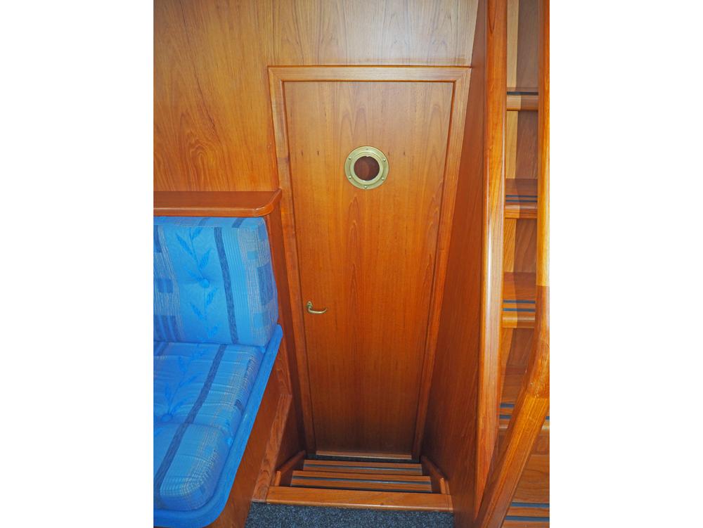 Aft cabin, Accommodation